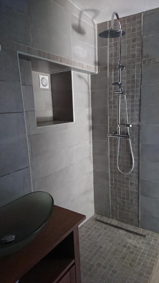 Gîte en Cévennes du sud, bergerie restaurée, 2 à 4 personnes, piscine, vue exceptionnelle, authenticité et confort Saint-Laurent-le-Minier Extérieur photo
