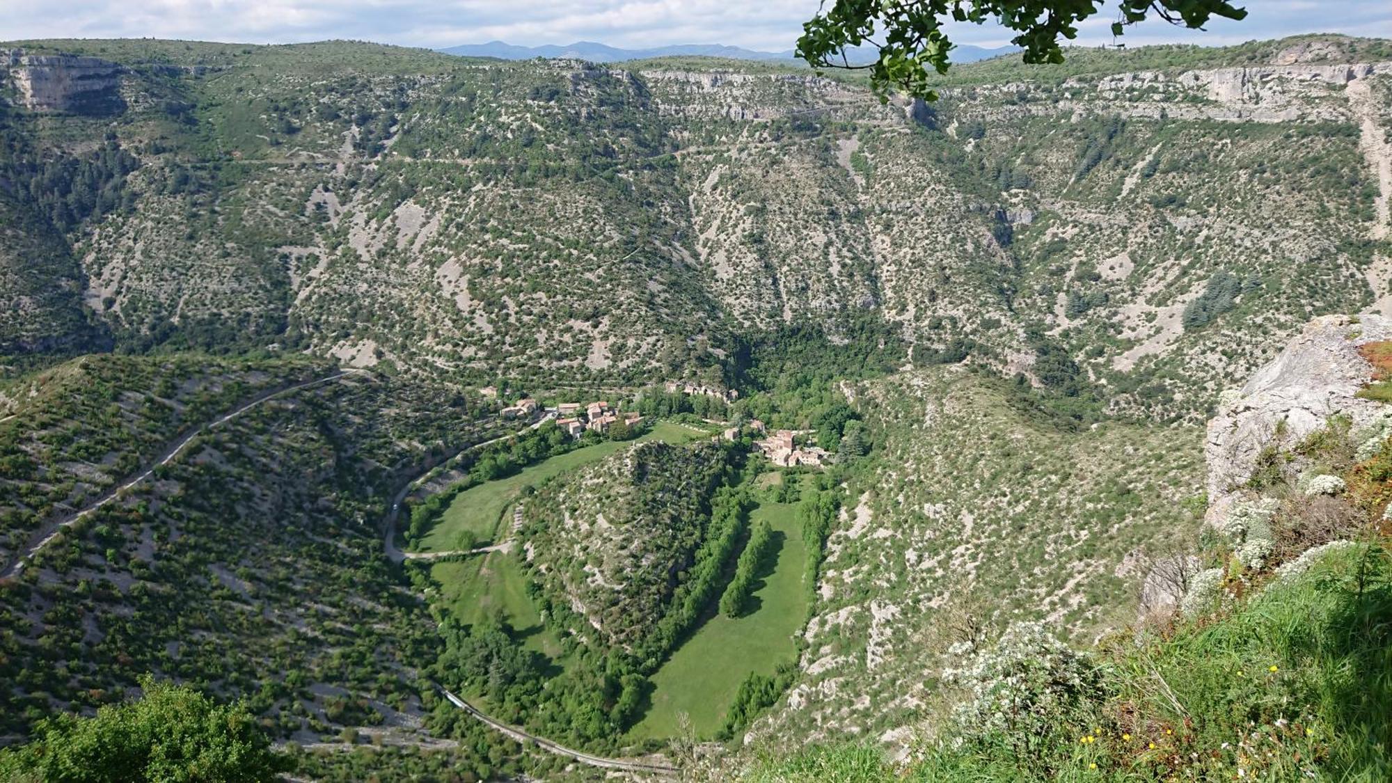 Gîte en Cévennes du sud, bergerie restaurée, 2 à 4 personnes, piscine, vue exceptionnelle, authenticité et confort Saint-Laurent-le-Minier Extérieur photo